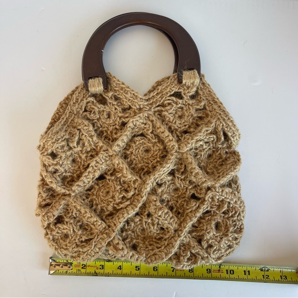 Vintage  Woven Rope-Style Boho Bag With Wood Handle . - Picture 9 of 10